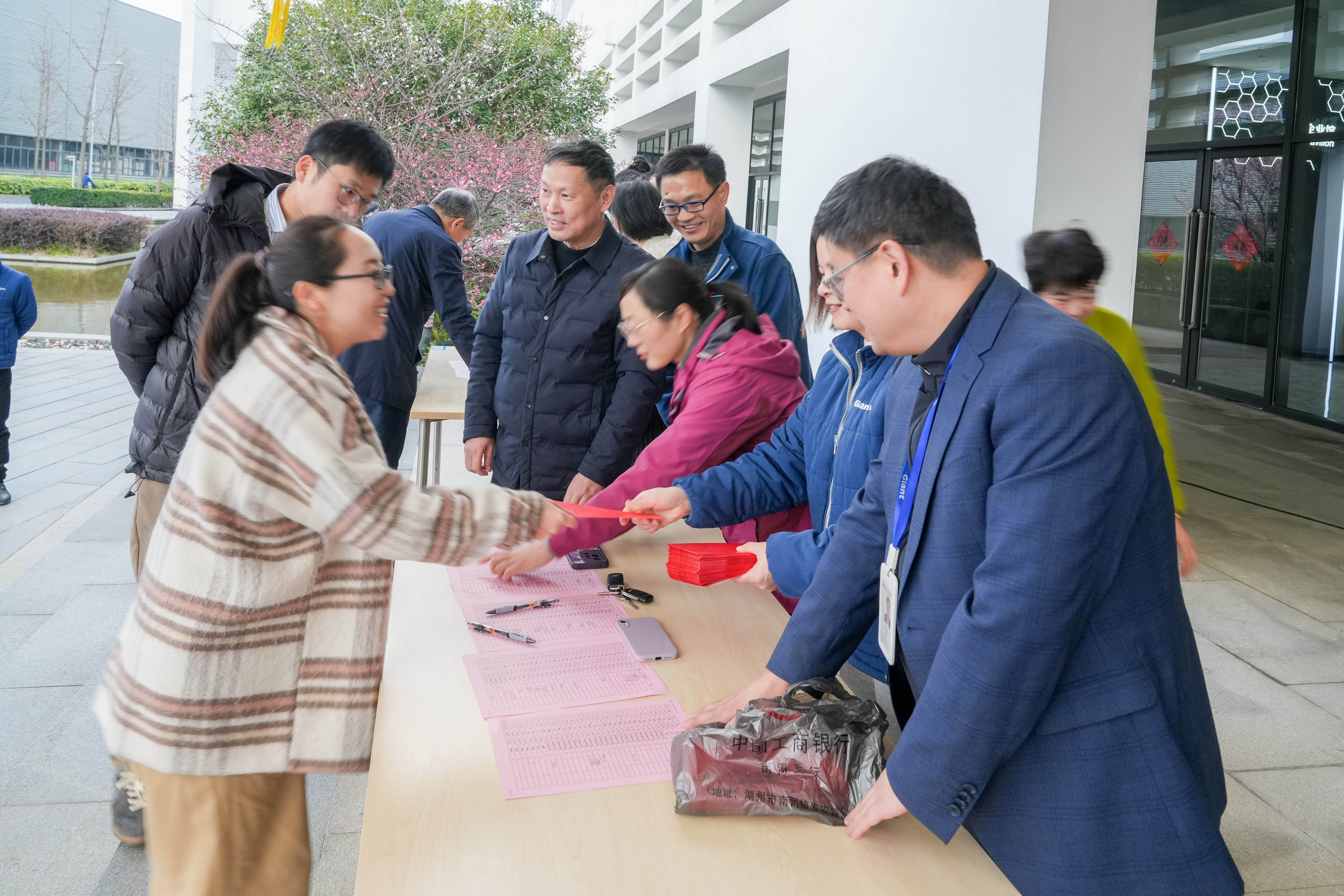 祥龍騰飛迎開工 春到巨人工業園