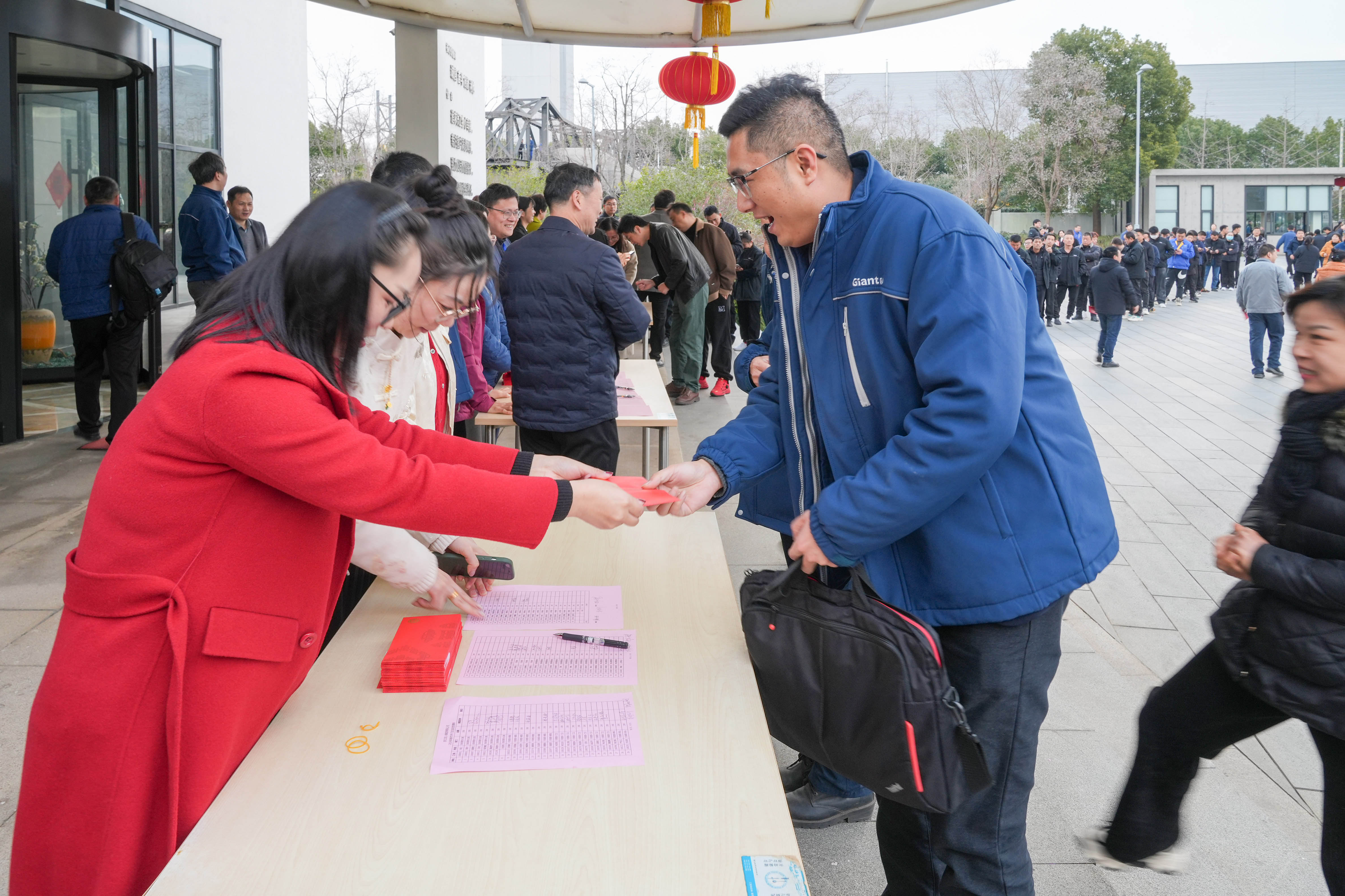 祥龍騰飛迎開工 春到巨人工業園